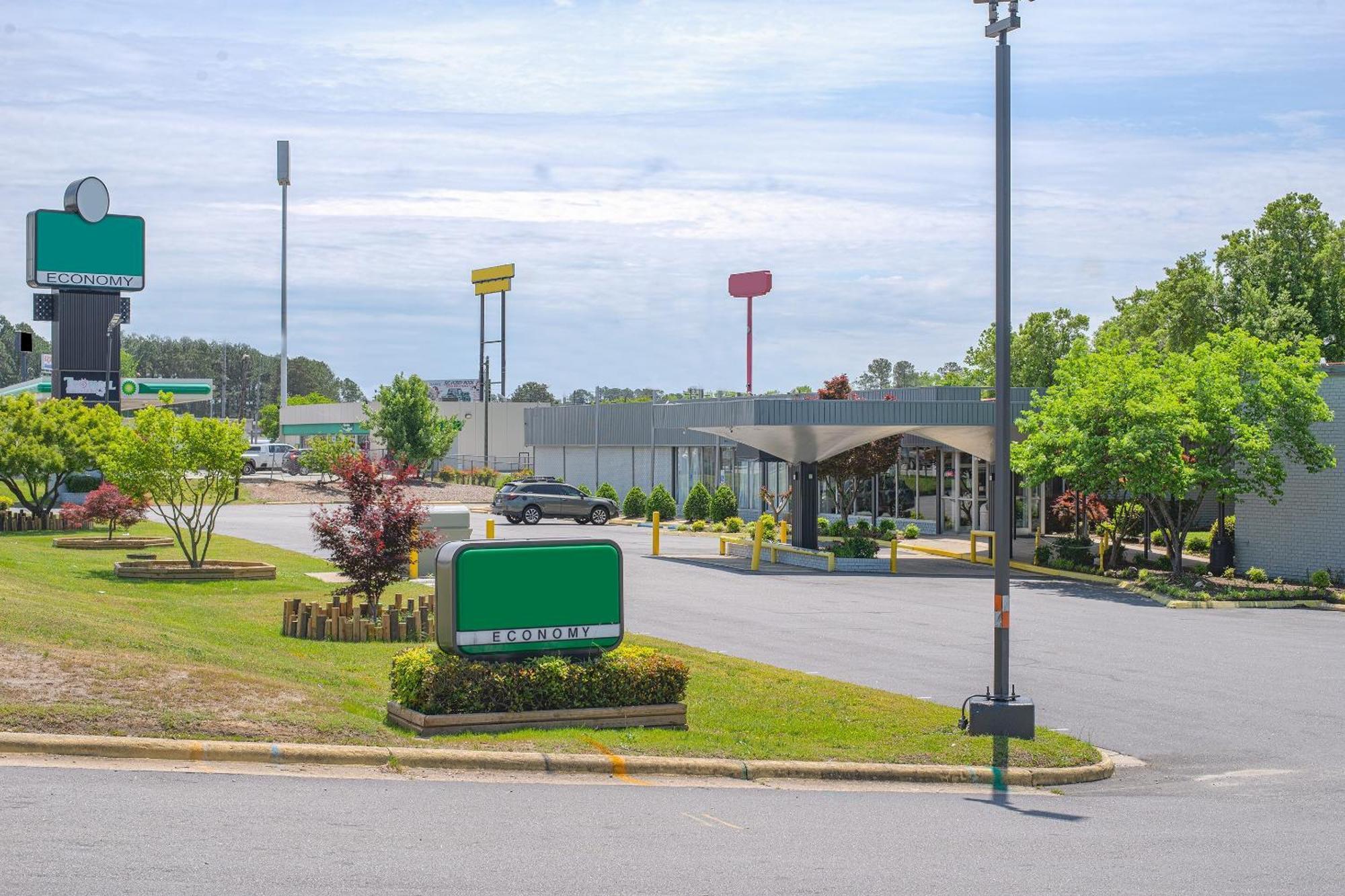 Masters Inn Selma Smithfield I-95 By Oyo Exterior photo