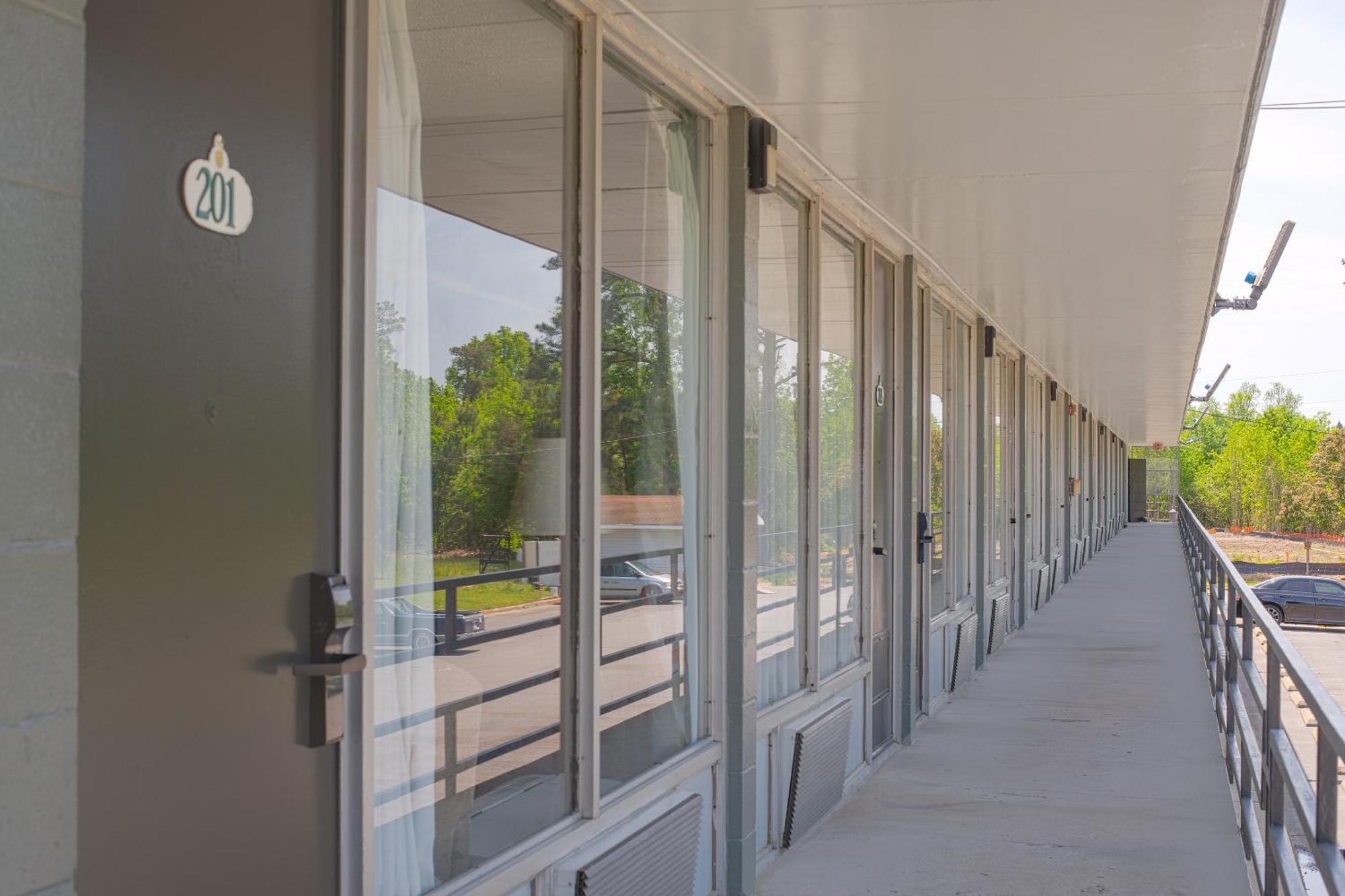 Masters Inn Selma Smithfield I-95 By Oyo Exterior photo
