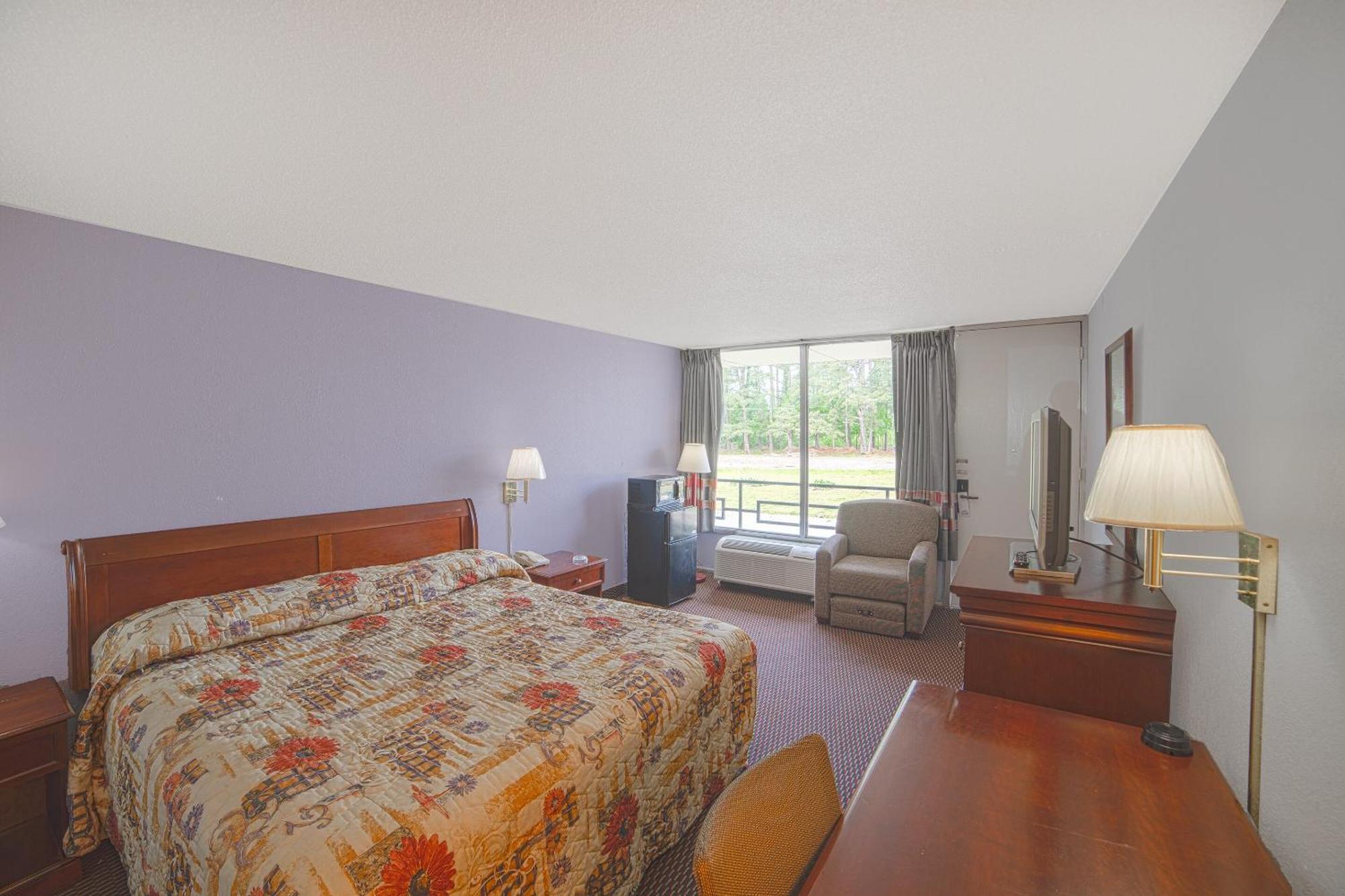 Masters Inn Selma Smithfield I-95 By Oyo Exterior photo