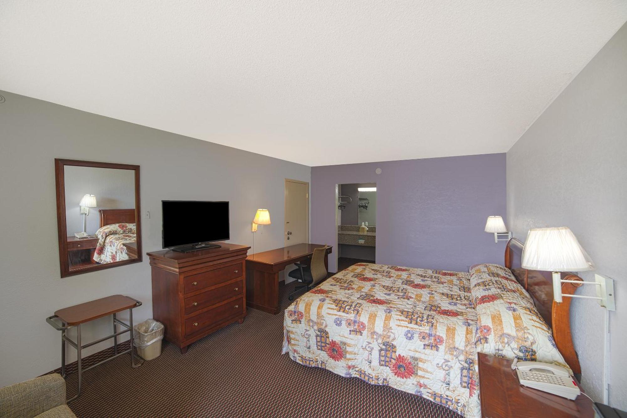 Masters Inn Selma Smithfield I-95 By Oyo Exterior photo