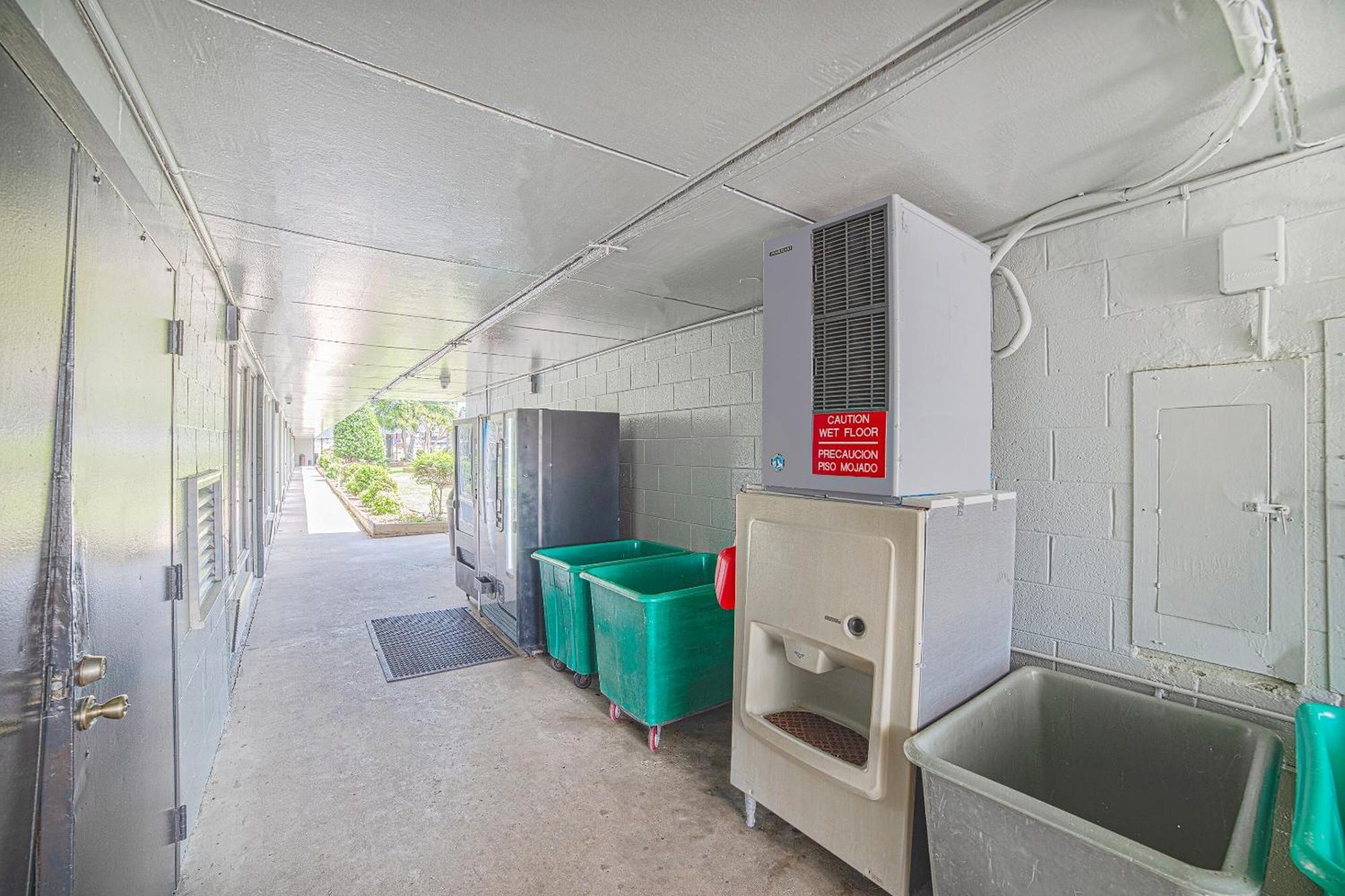 Masters Inn Selma Smithfield I-95 By Oyo Exterior photo