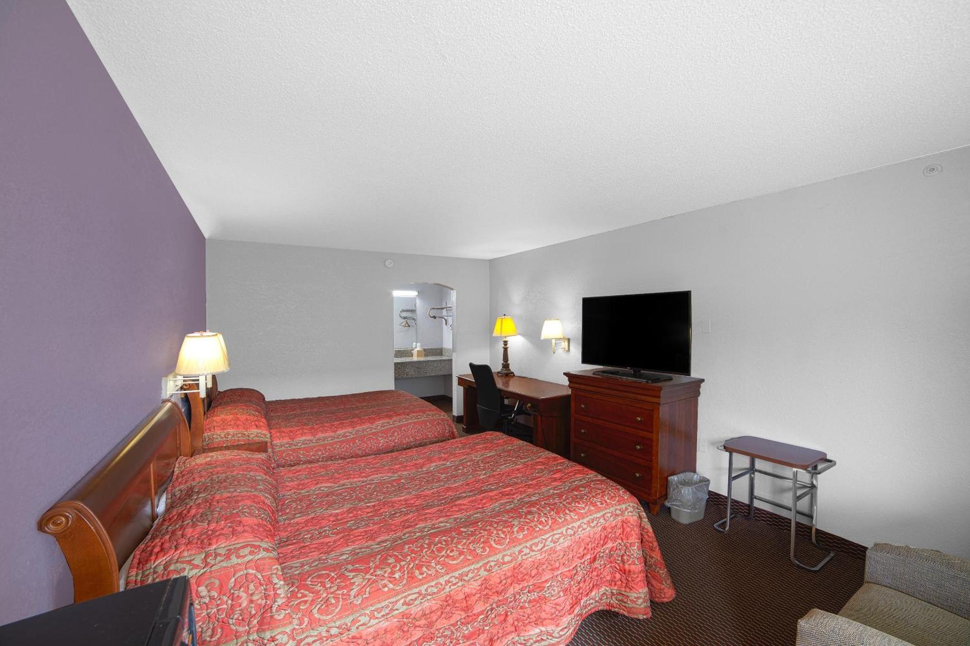 Masters Inn Selma Smithfield I-95 By Oyo Exterior photo