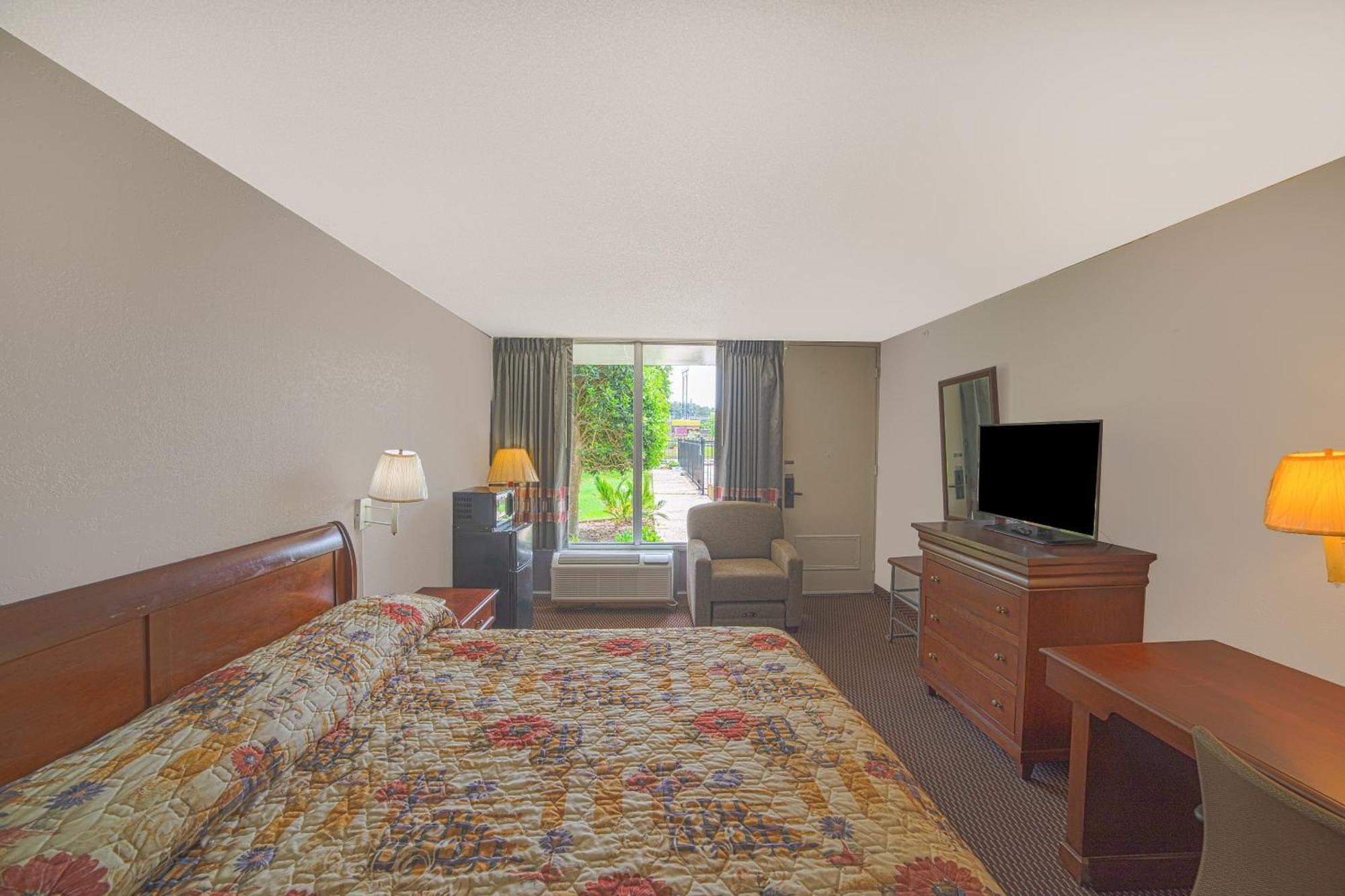 Masters Inn Selma Smithfield I-95 By Oyo Exterior photo