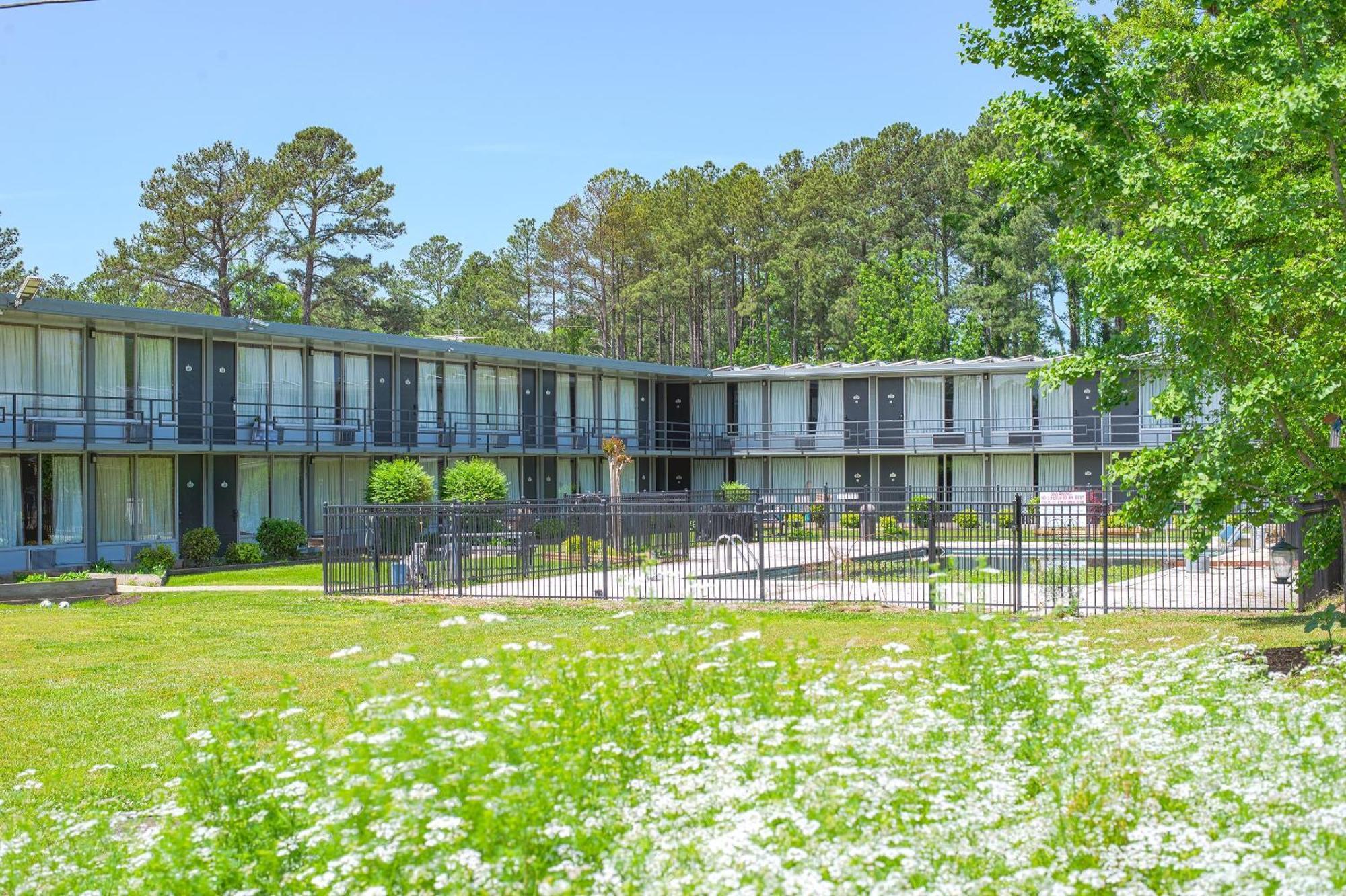Masters Inn Selma Smithfield I-95 By Oyo Exterior photo