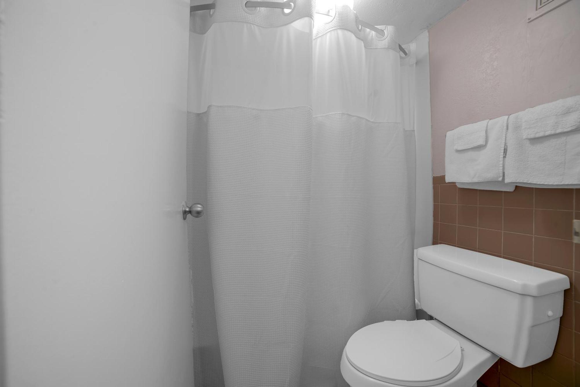 Masters Inn Selma Smithfield I-95 By Oyo Exterior photo