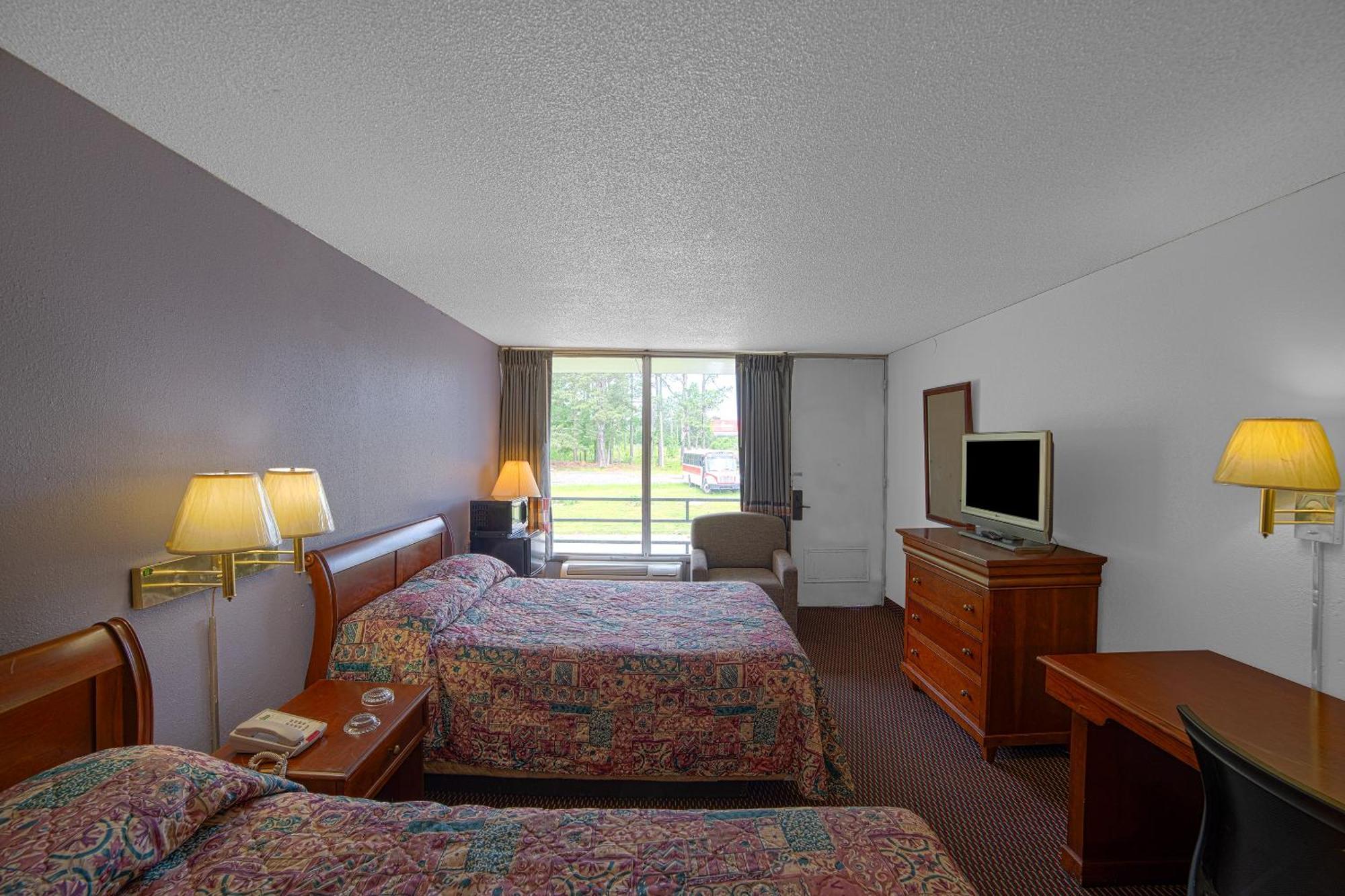 Masters Inn Selma Smithfield I-95 By Oyo Exterior photo